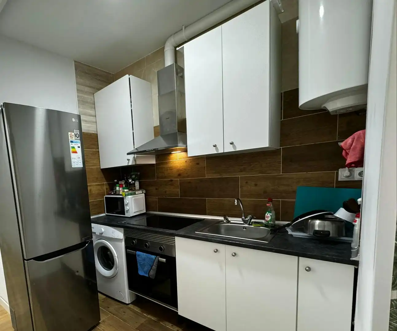 Cocina de Piso para compartir en Madrid con Aire acondicionado, Calefacción y Lavadora