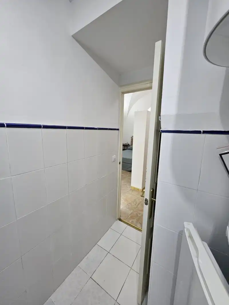 Badezimmer von Wohnungen zur Miete in Cáceres mit Klimaanlage, Heizung und Privatgarten