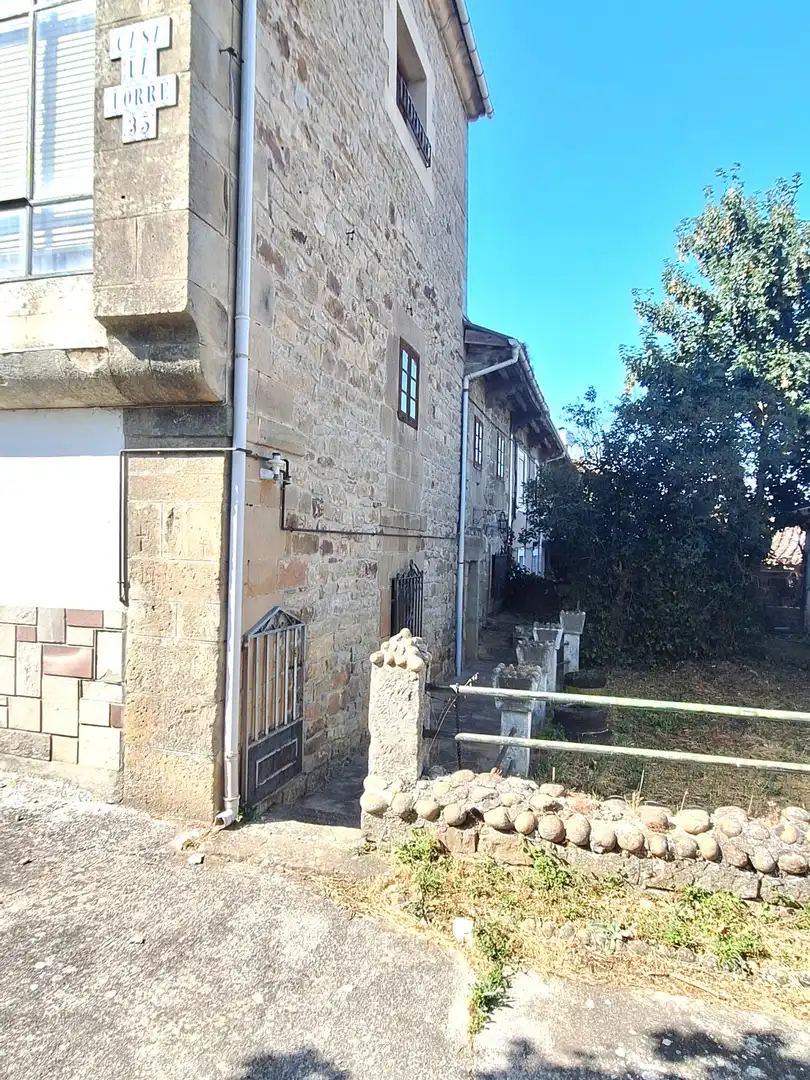 Exterior view of Houses for sale in Valdeolea  with Heating and Balcony
