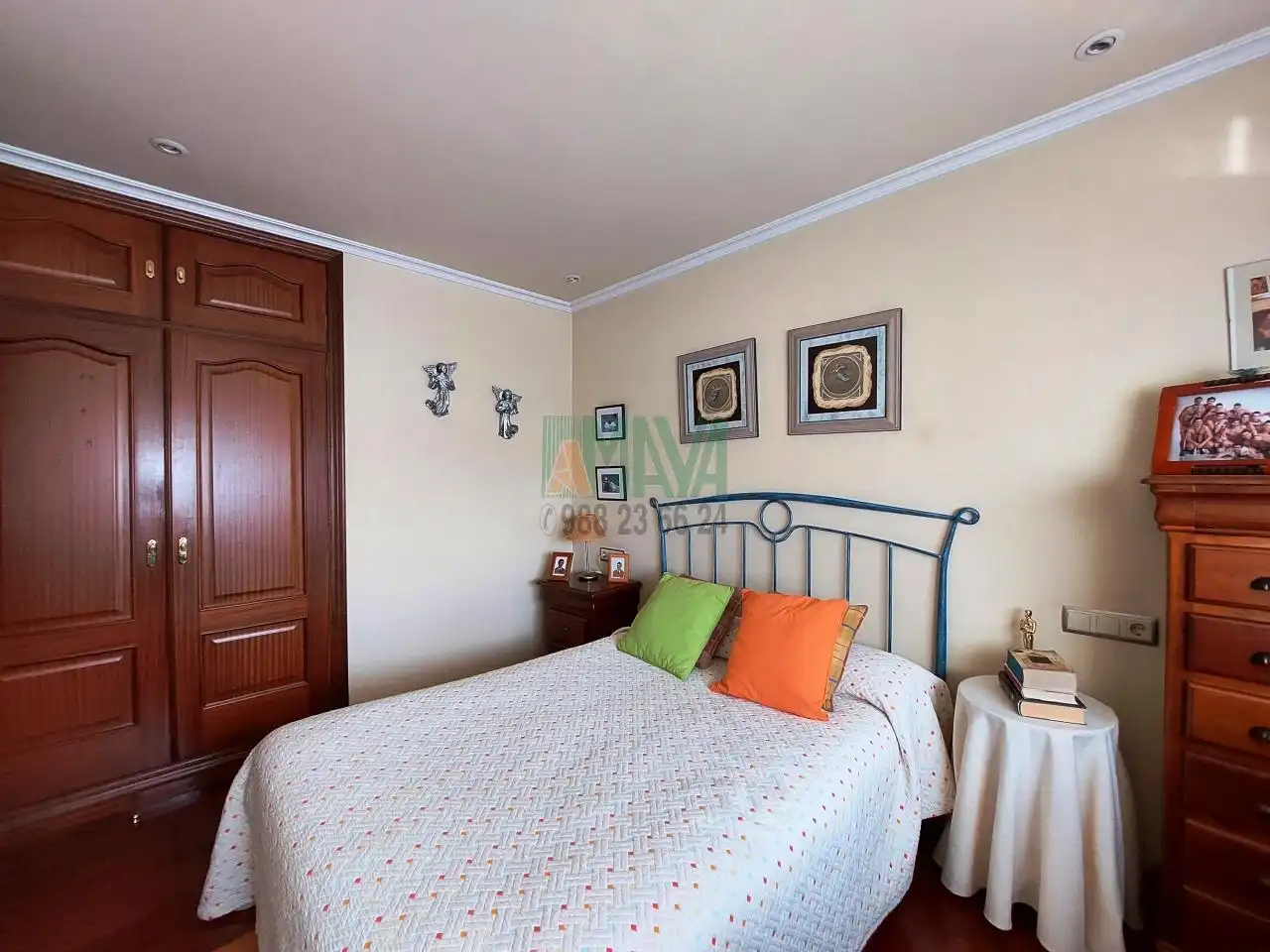 Habitación de Casa adosada en venta en Ourense Capital  con Calefacción