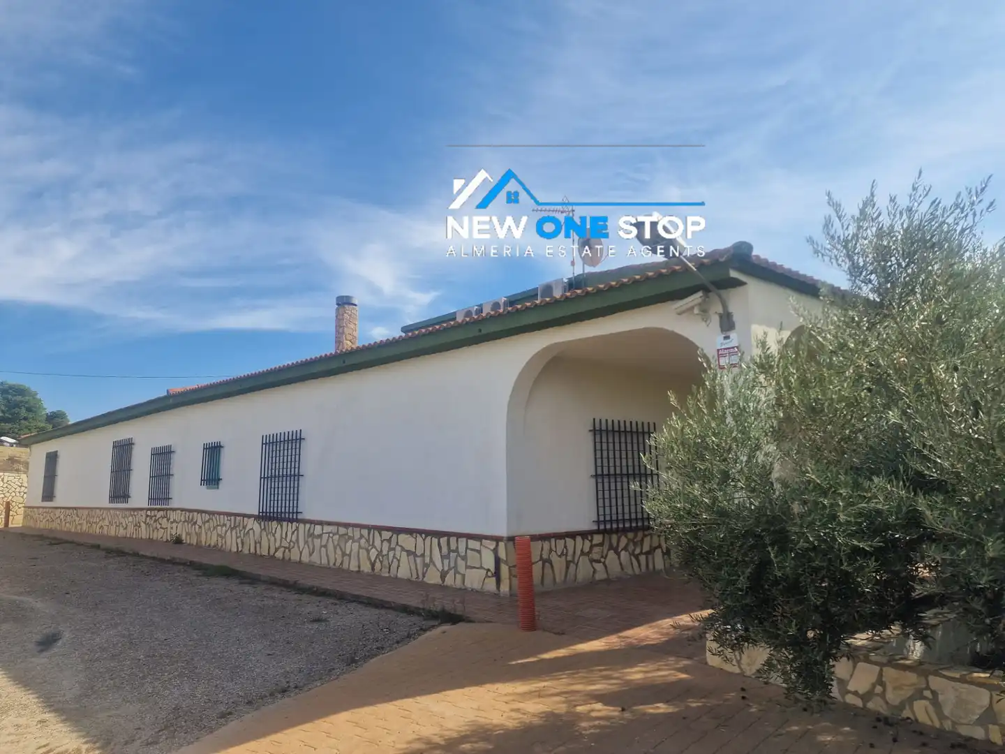 Chalet con terraza en venta en Calle La Fuente 33