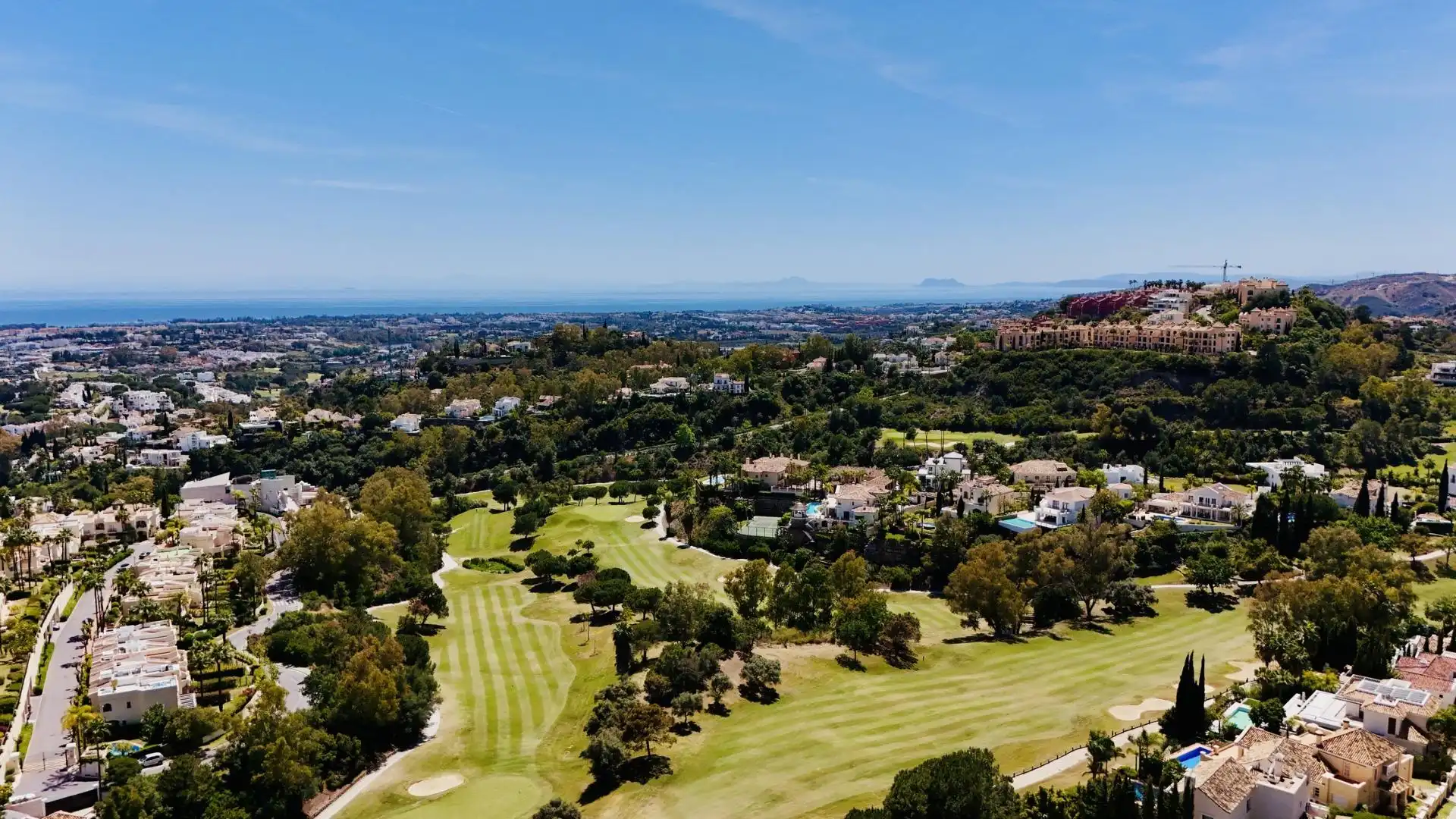 Vista exterior de Planta baixa en venda en Benahavís amb Aire condicionat, Calefacció i Jardí privat