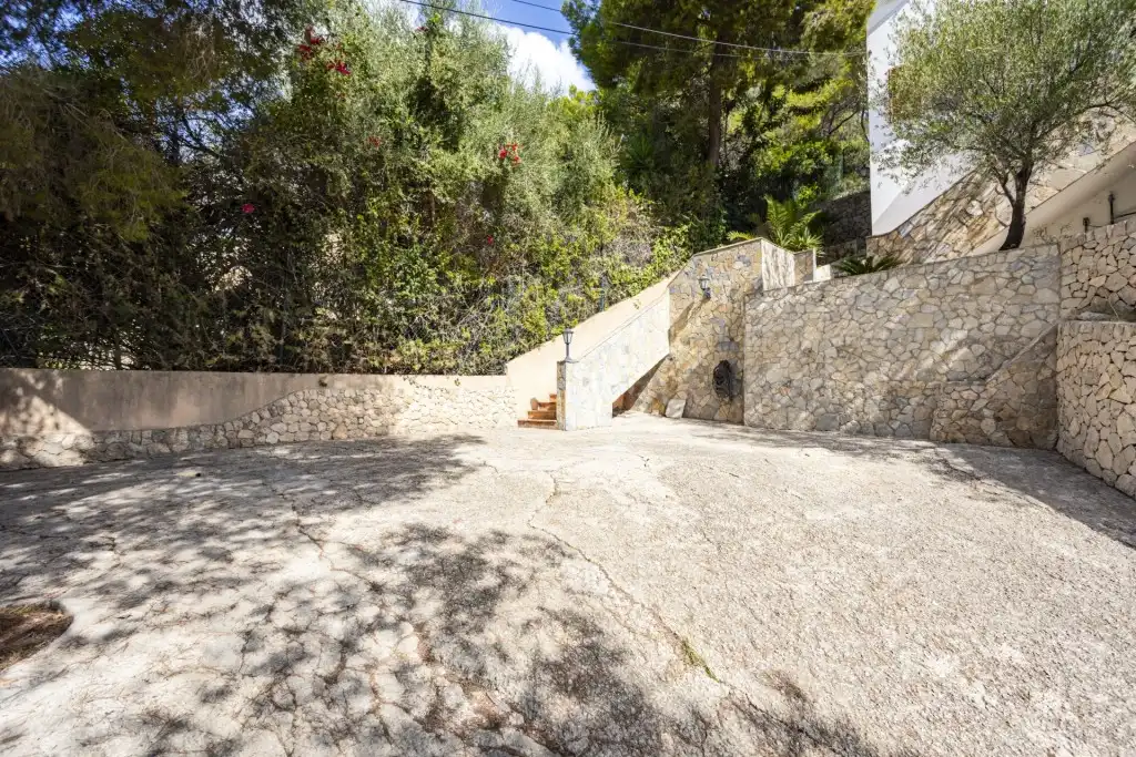 Vista exterior de Casa o xalet en venda en Calvià amb Aire condicionat, Jardí privat i Terrassa