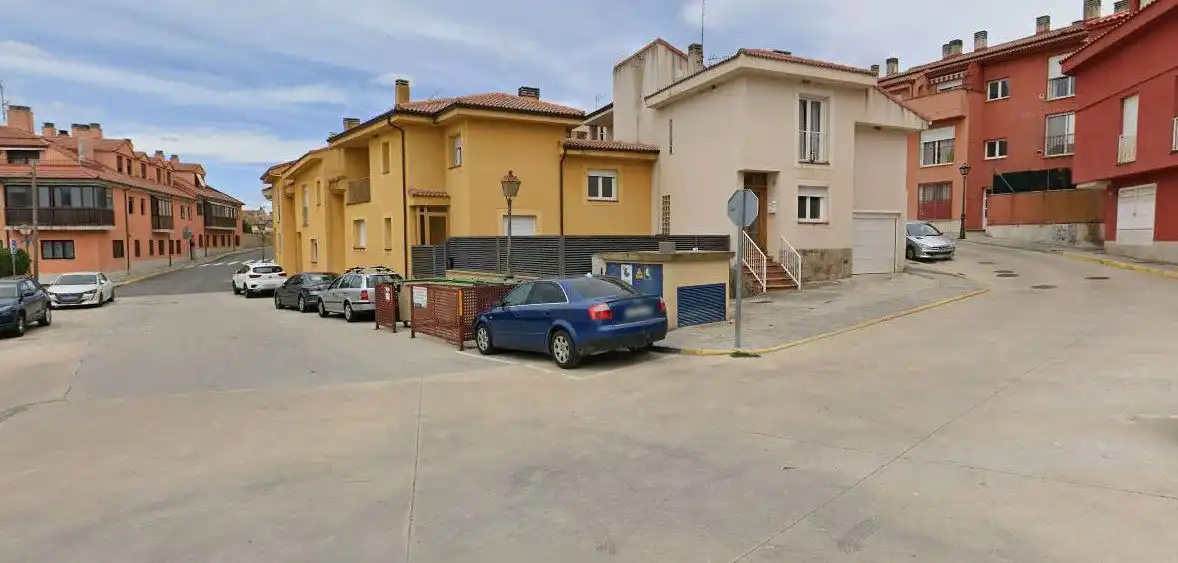 Parking de Apartamento en venta en Espirdo con Calefacción, Trastero y Amueblado
