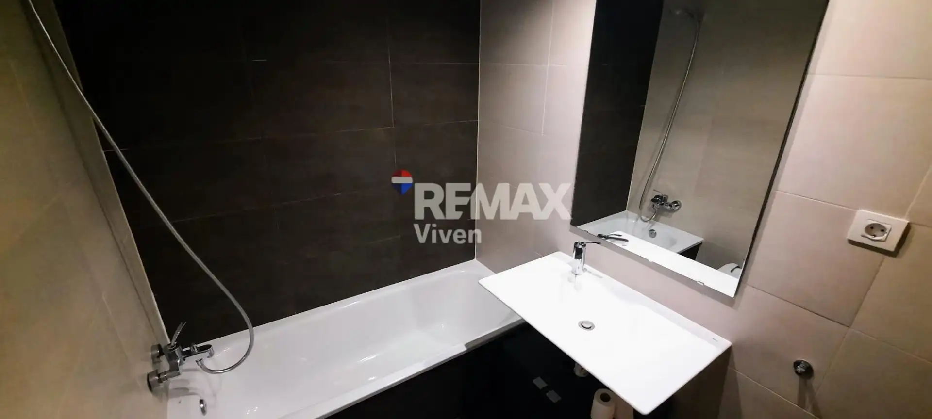 Bany de Pis en venda en Viladecans amb Parquet