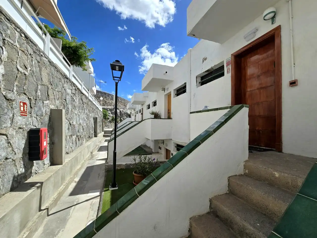 Vista exterior de Apartament en venda en Mogán amb Moblat, Balcó i Piscina comunitària
