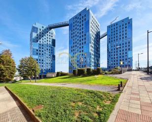 Vista exterior de Apartament en venda en Oviedo  amb Calefacció, Jardí privat i Traster