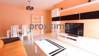 Living room of Flat for sale in  Sevilla Capital  with Air Conditioner, Heating and Balcony