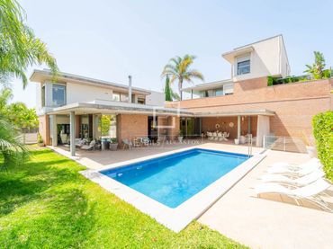 Villa con piscina in vendita a Torre en Conill - Cumbres de San Antonio
