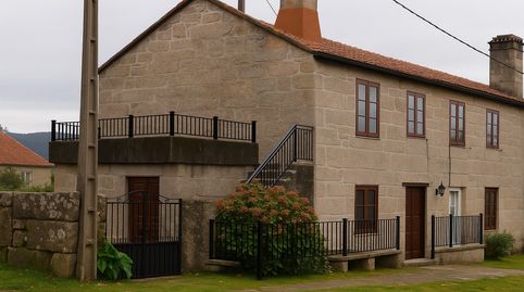 Casa de piedra, dos alturas y un mundo de posibilidades