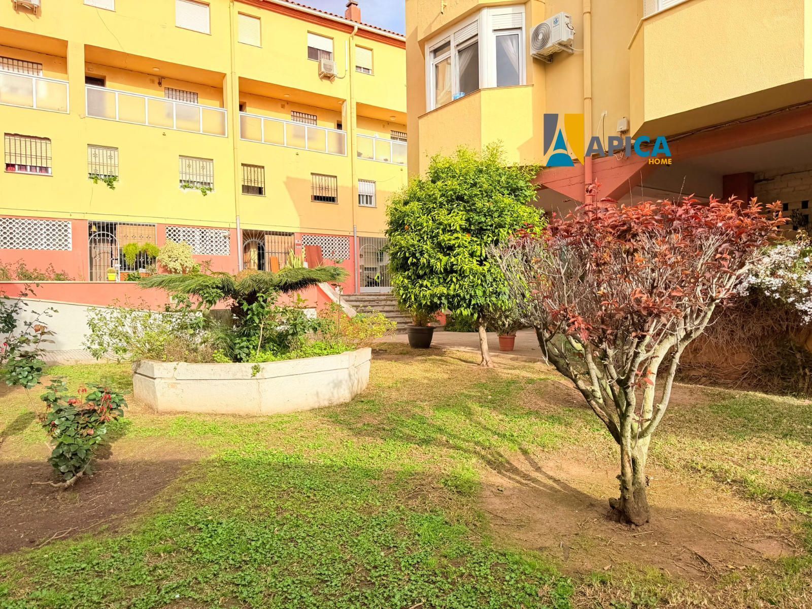 Außenansicht von Maisonette zum Verkauf in La Línea de la Concepción mit Klimaanlage, Heizung und Terrasse