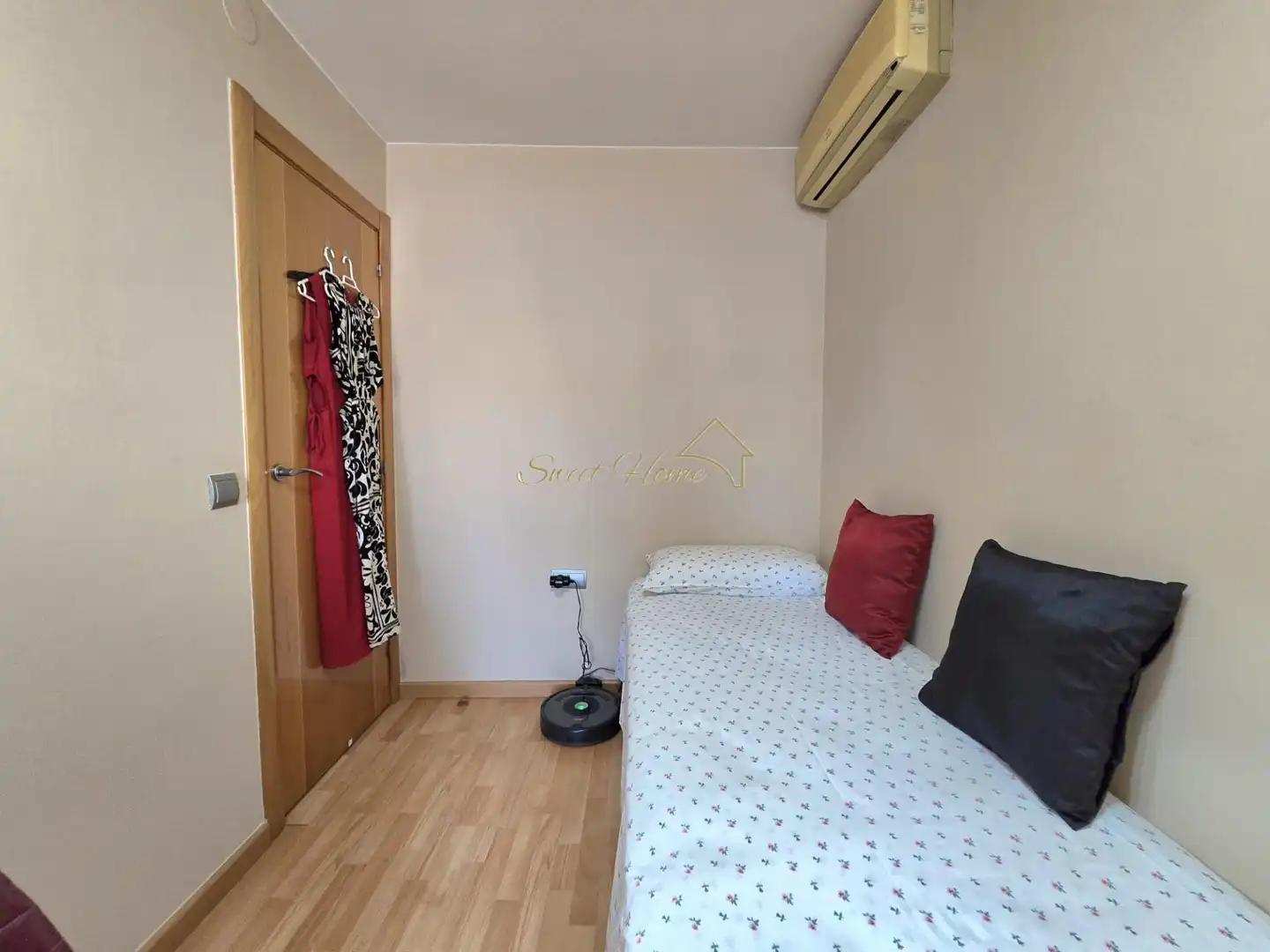 Bedroom of Attic for sale in Montgat  with Air Conditioner, Heating and Terrace