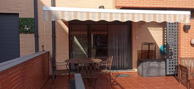 Casa adosada en Venta en Crucero - Aquende