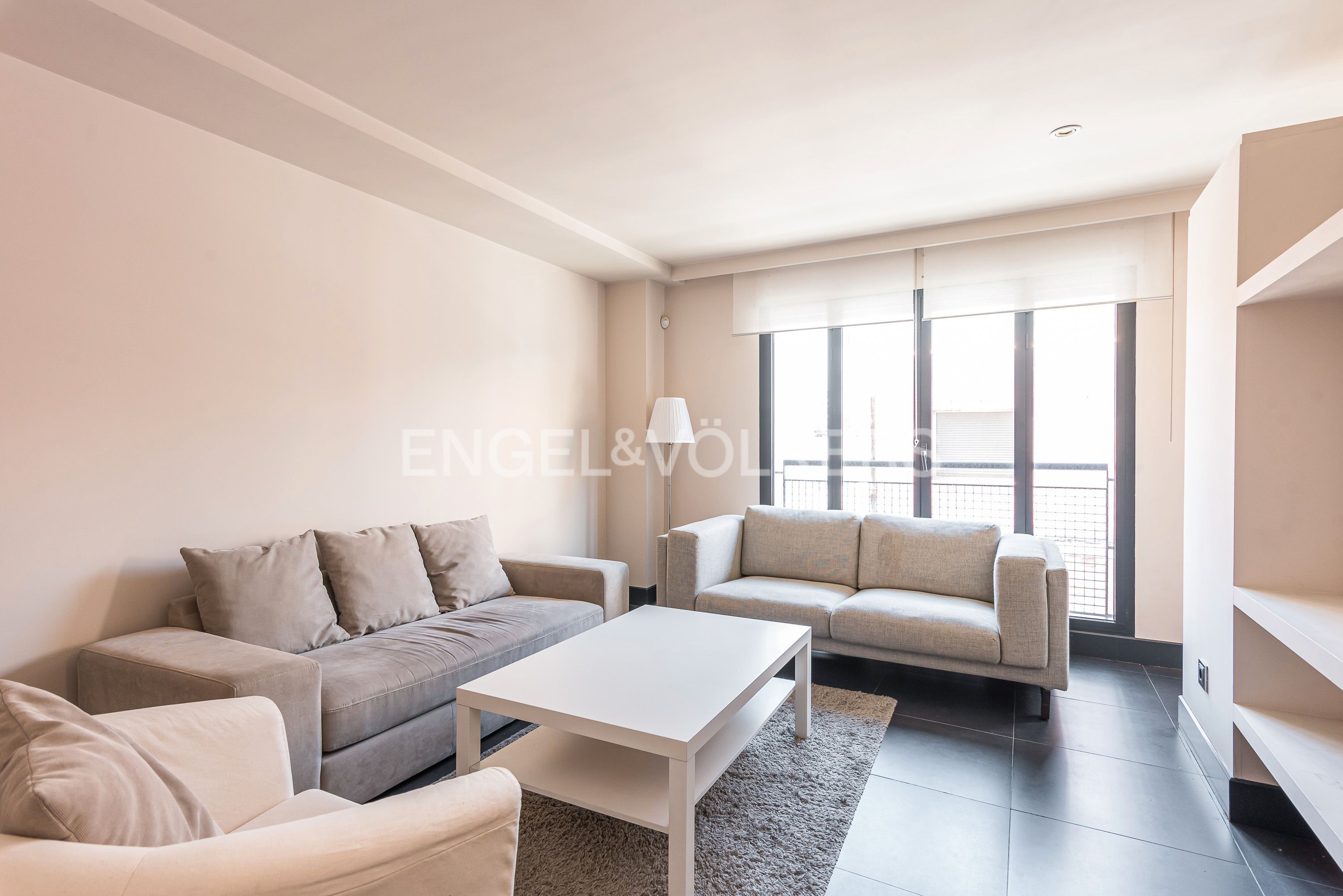 Sala d'estar de Apartament de lloguer en  Madrid Capital amb Aire condicionat i Calefacció