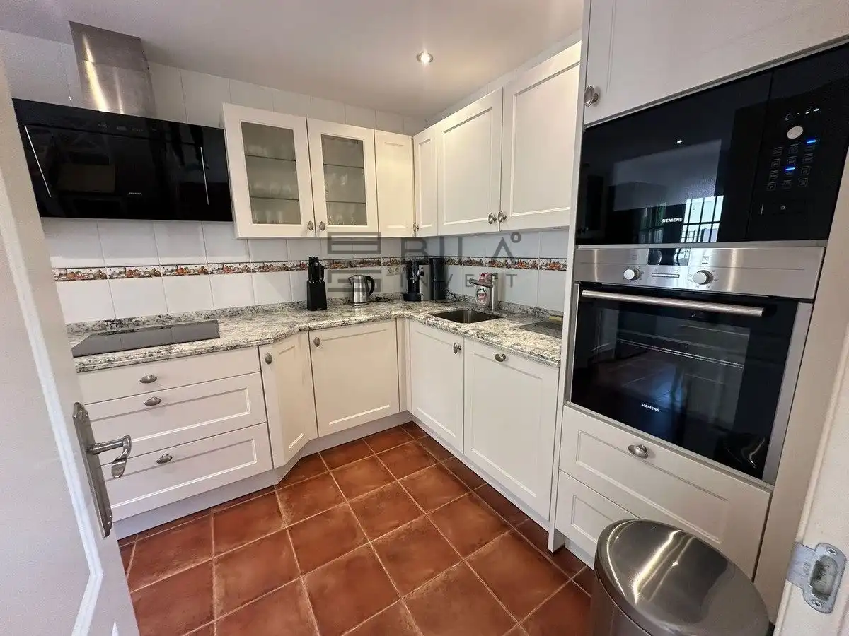 Terraced house with pool for sale in Real de Miraflores, imagen 8
