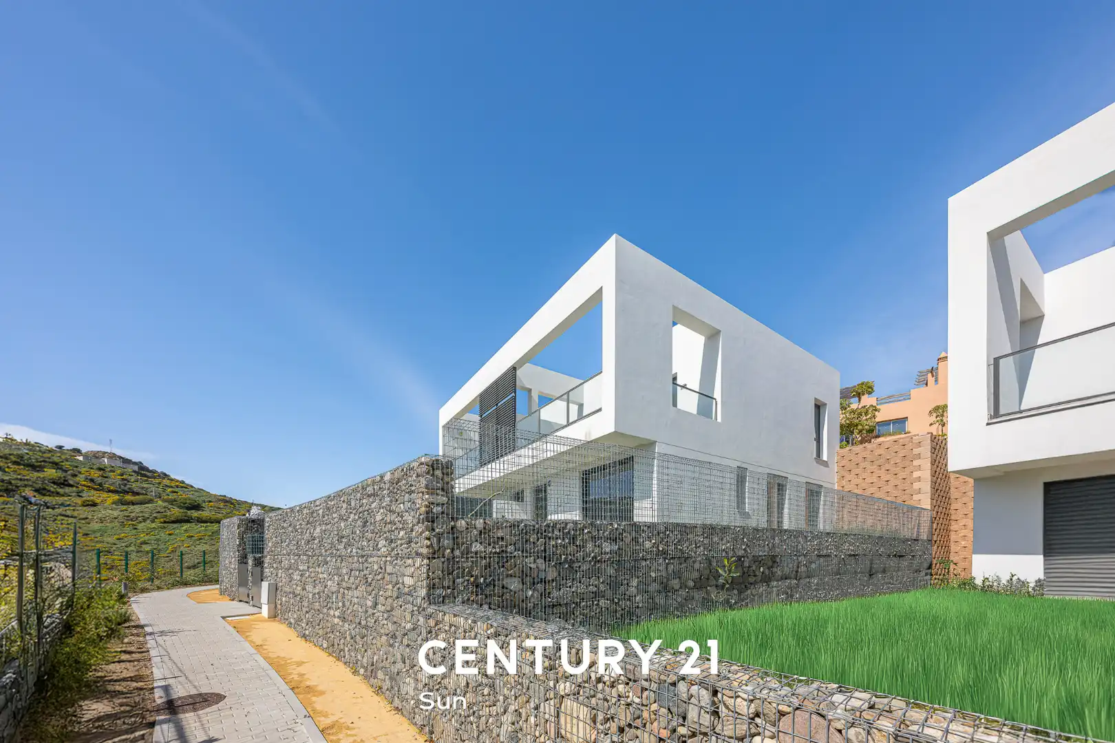 Vista exterior de Casa adosada en venta en Mijas con Aire acondicionado, Calefacción y Jardín privado