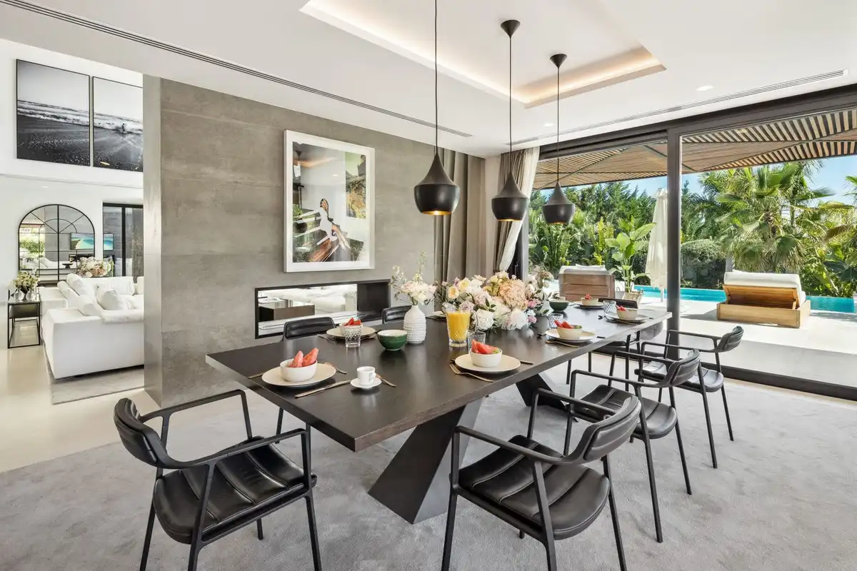 Menjador de Casa o xalet de lloguer en Marbella amb Aire condicionat, Jardí privat i Terrassa