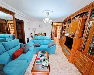 Living room of Flat for sale in Parla  with Heating, Terrace and Internet