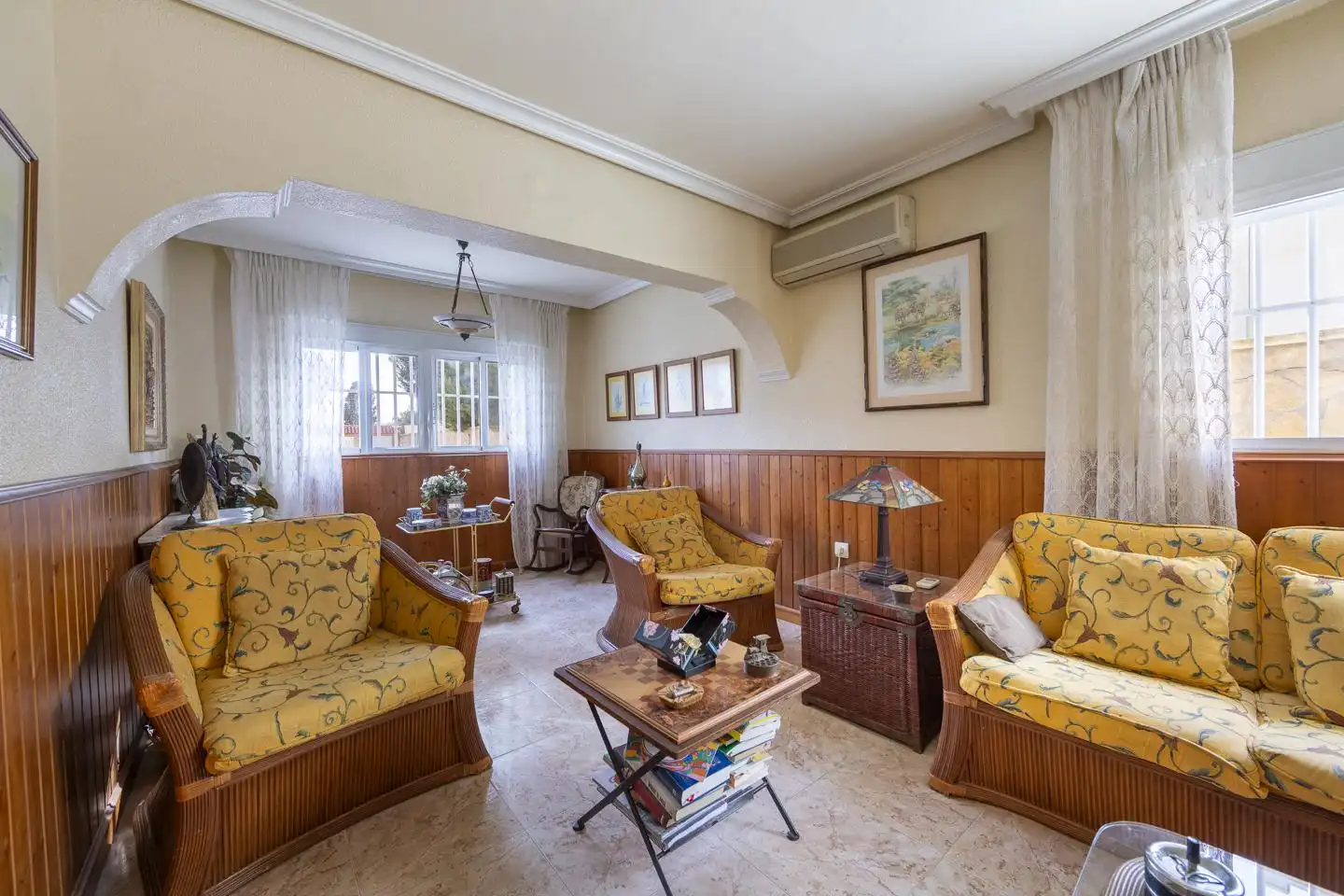 Sala de estar de Casa o chalet en venta en Almería con Aire acondicionado, Jardín privado y Terraza