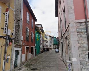 Vista exterior de Edifici en venda en Llanes