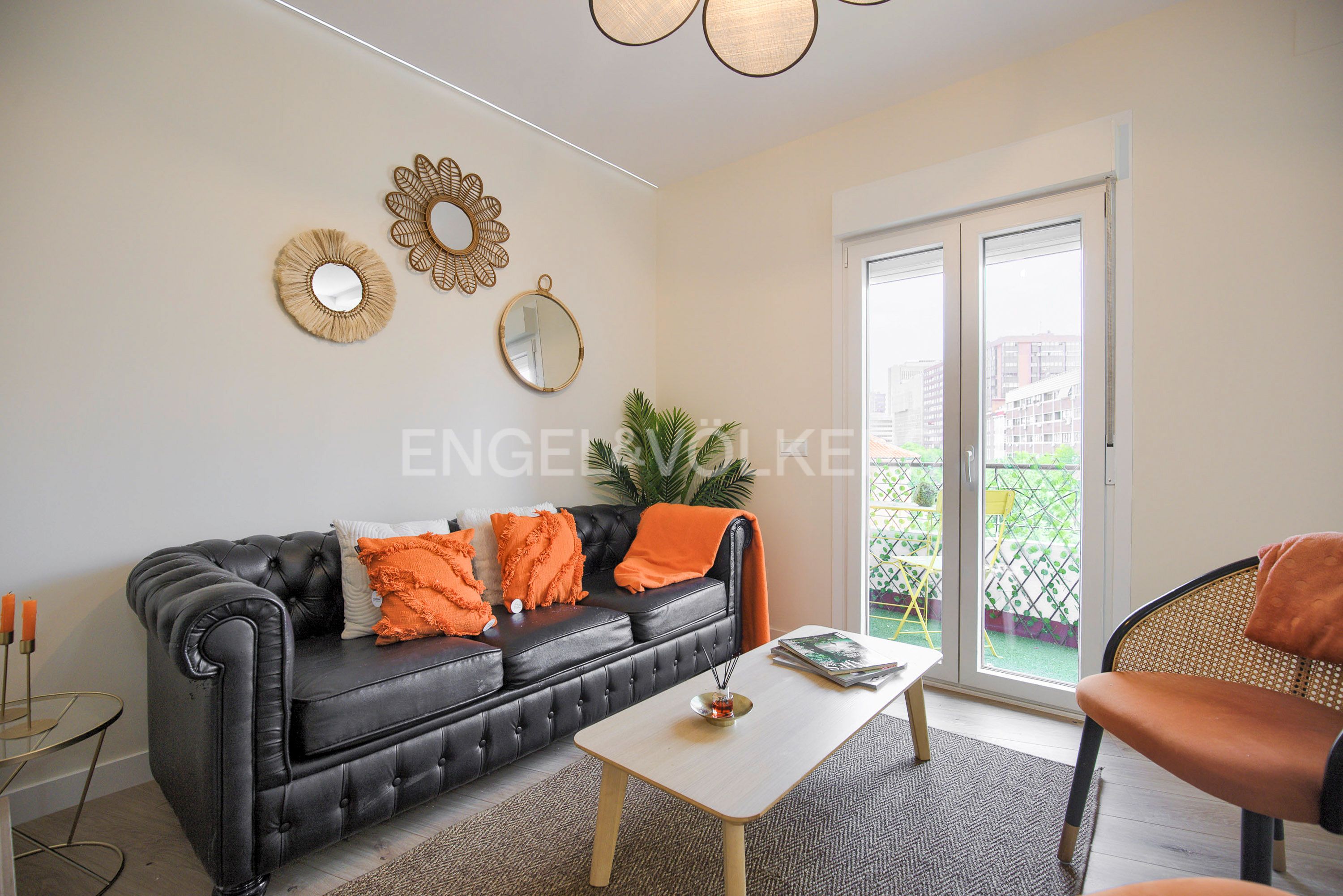 Living room of Apartment for sale in  Madrid Capital  with Heating and Balcony