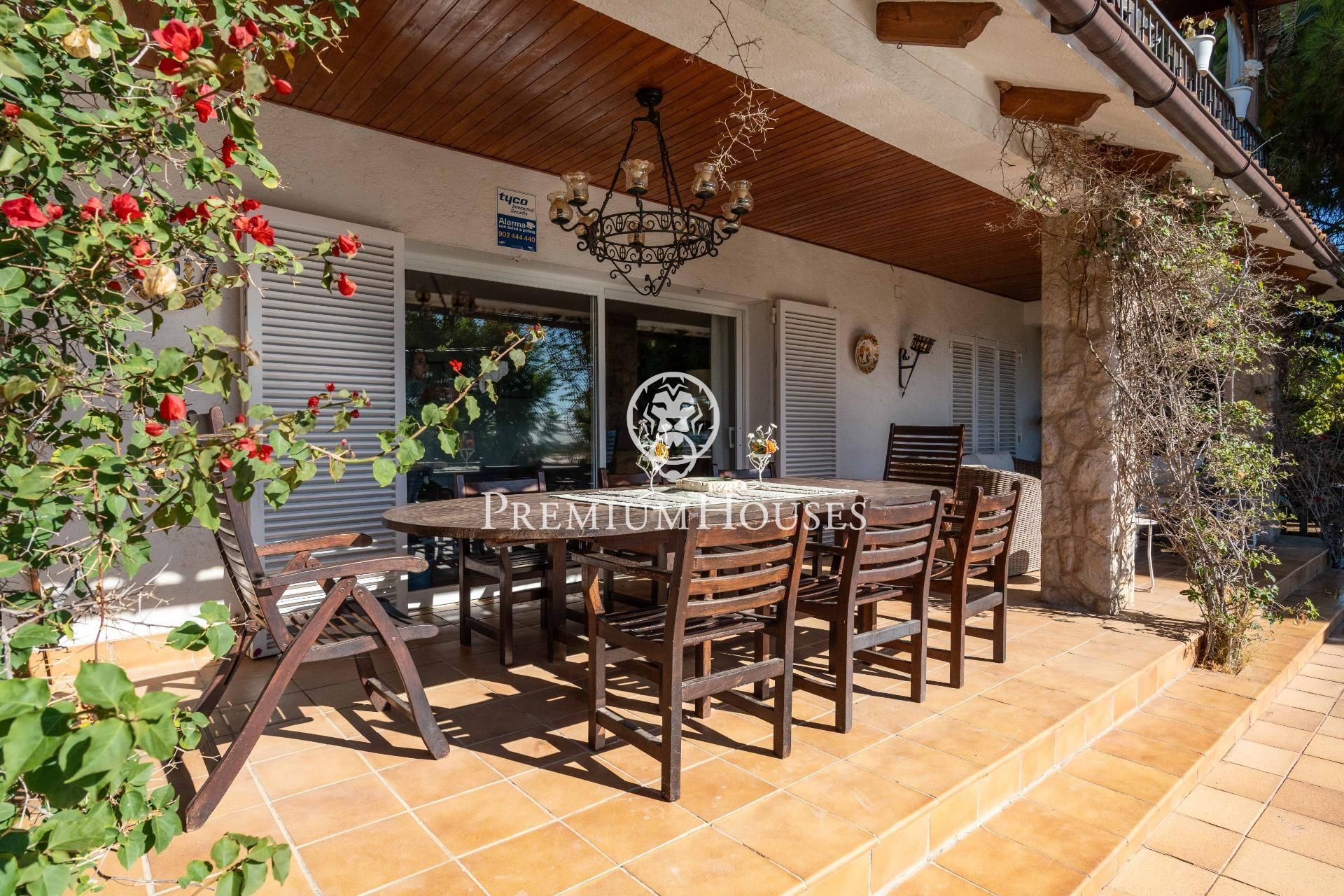 Terrace of House or chalet for sale in Sitges  with Air Conditioner, Heating and Private garden