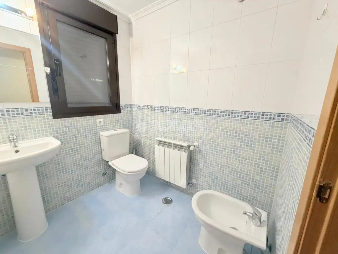 Baño de Piso en venta en Seseña con Aire acondicionado