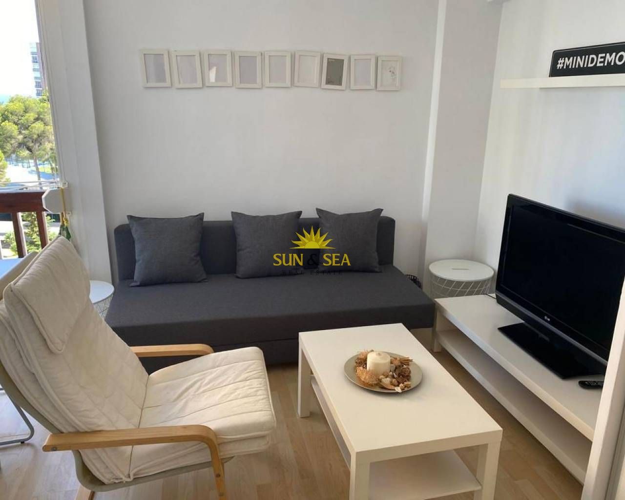 Sala d'estar de Estudi de lloguer en Orihuela amb Calefacció, Moblat i Rentadora