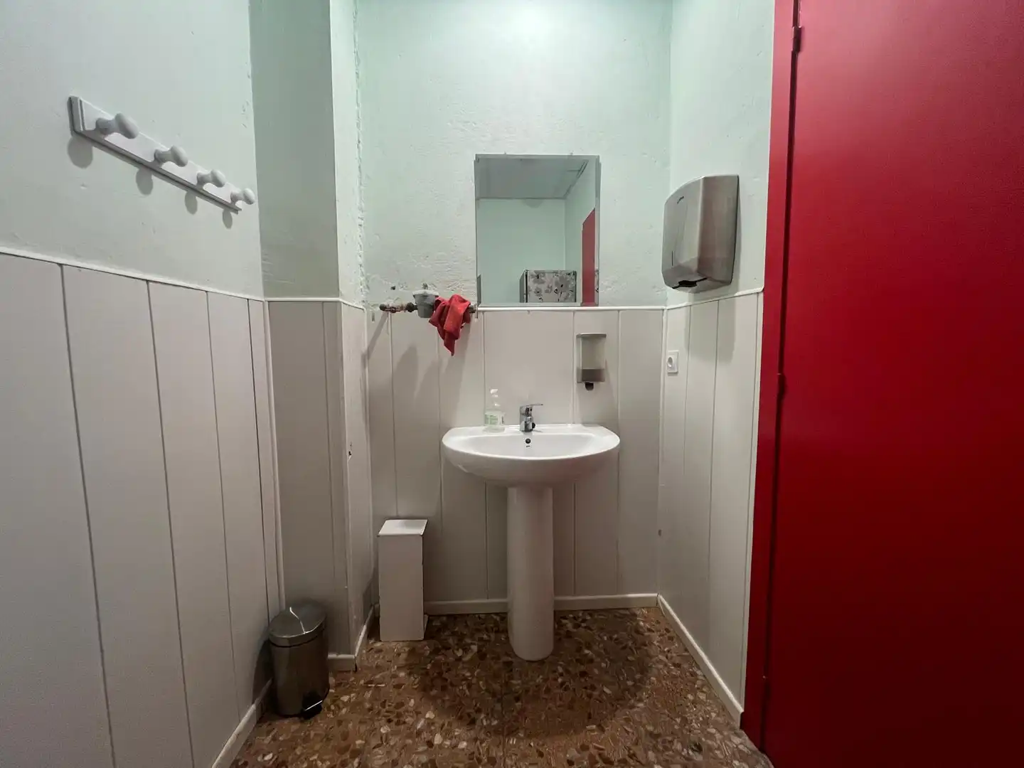Bany de Local de lloguer en Zaragoza amb Aire condicionat i Calefacció
