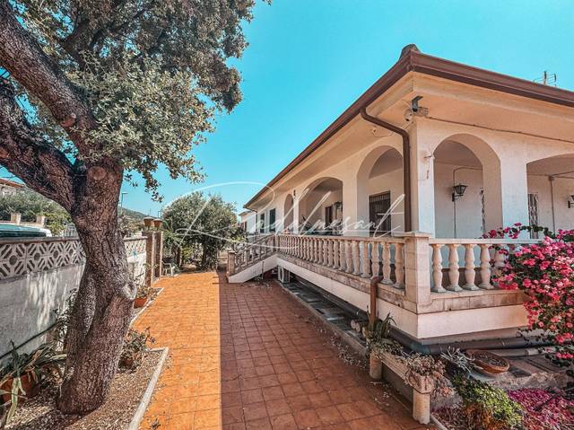 Casa-chalet en Venta en Roda de Berà