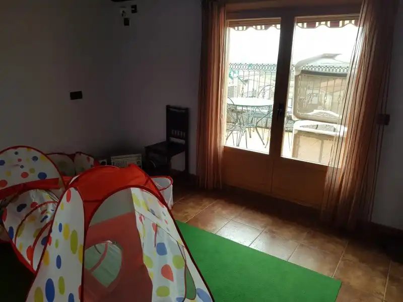 Dormitori de Casa o xalet en venda en Tejeda de Tiétar amb Aire condicionat, Calefacció i Jardí privat