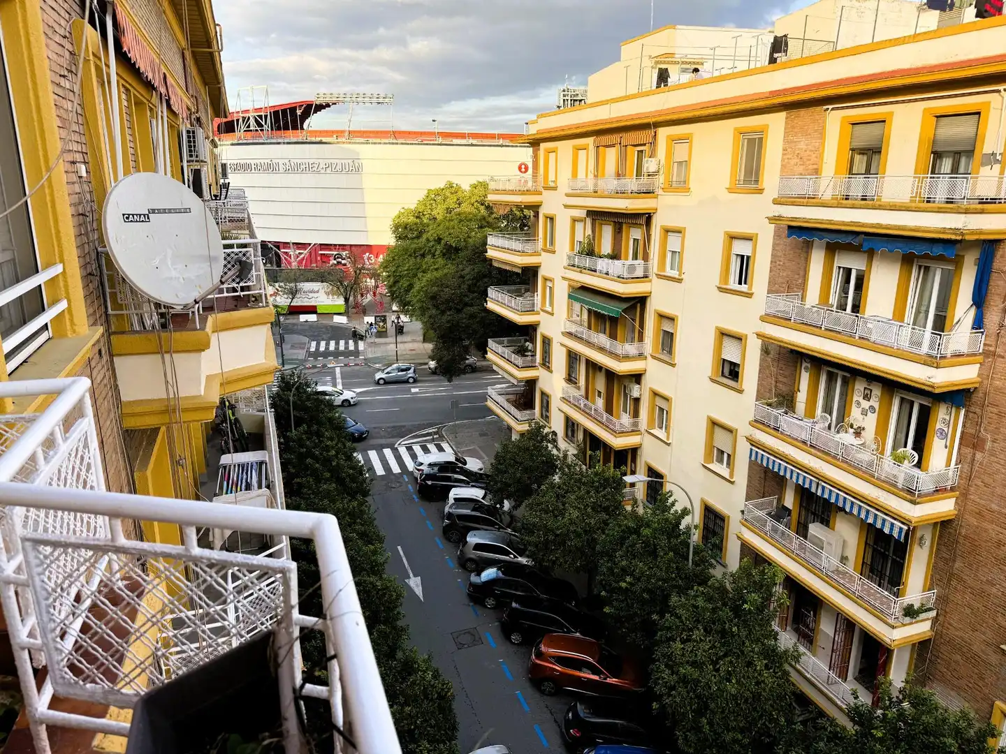 Vista exterior de Piso en venta en Sevilla con Aire acondicionado, Terraza y Trastero