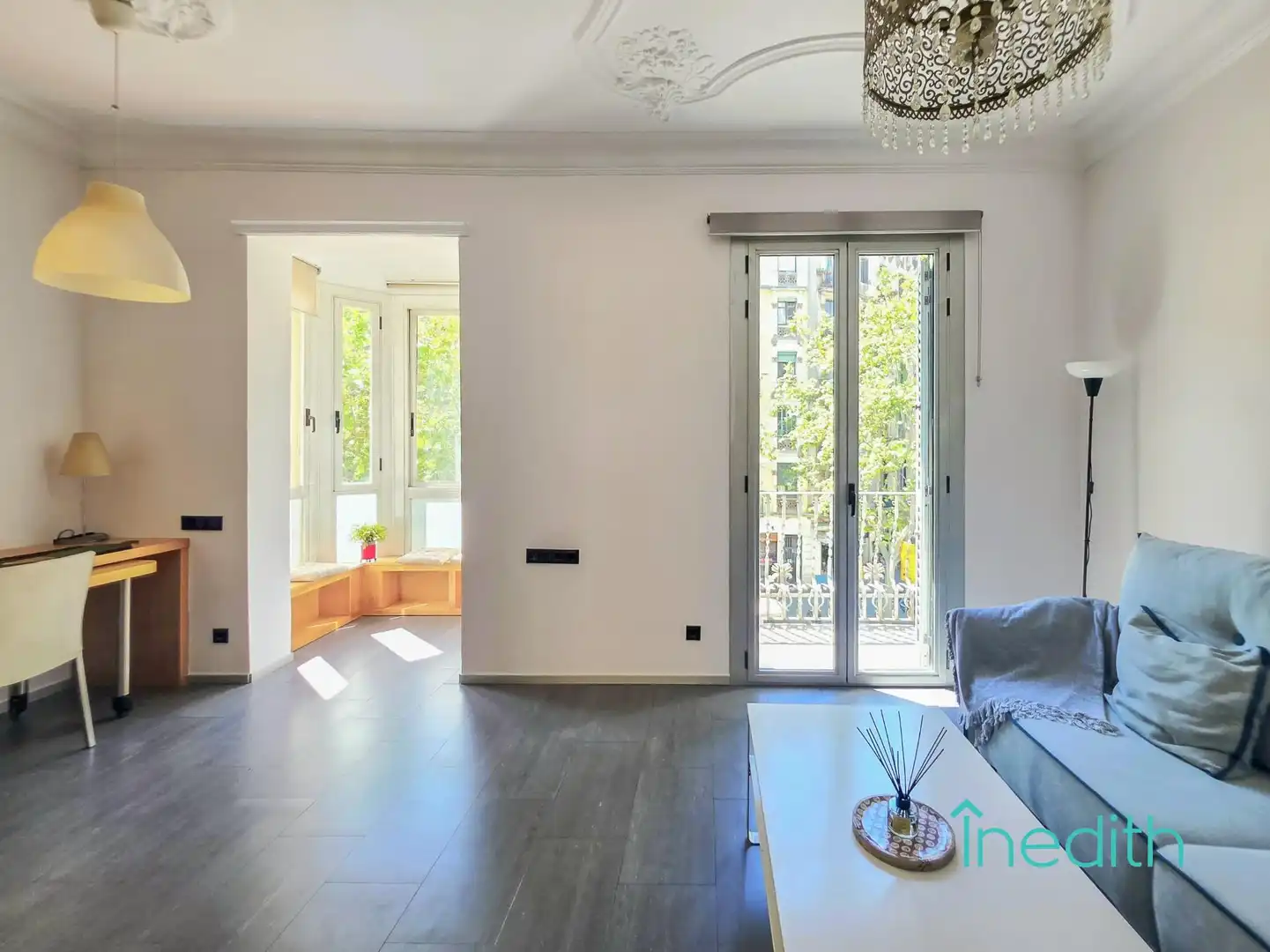 Sala d'estar de Pis en venda en Barcelona amb Aire condicionat, Terrassa i Moblat