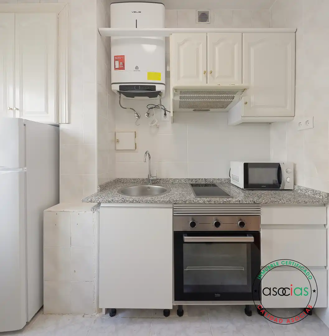 Cocina de Piso en venta en Gijón  con Calefacción y Amueblado