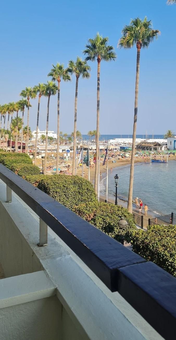 Exterior view of Apartment to rent in Marbella  with Air Conditioner, Swimming Pool and Balcony