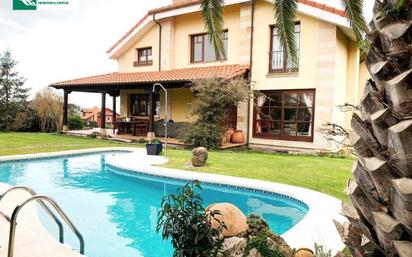 Exterior view of House or chalet for sale in Piélagos  with Heating, Private garden and Storage room