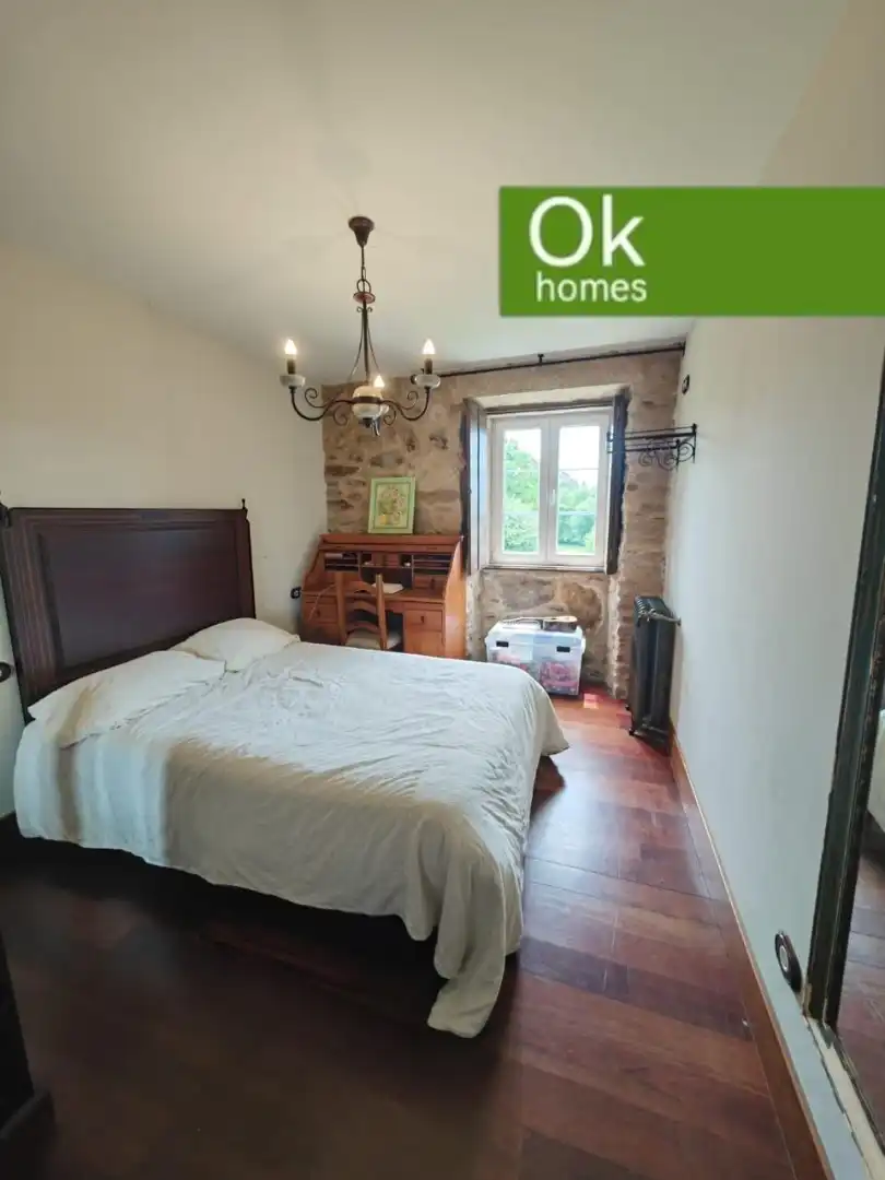 Schlafzimmer von Country house zum Verkauf in Sobrado (A Coruña) mit Heizung, Privatgarten und Parkett