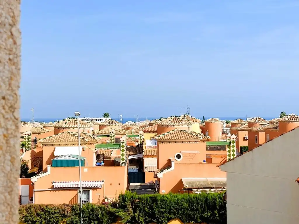 Vista exterior de Casa o chalet en venta en Orihuela con Aire acondicionado, Jardín privado y Terraza
