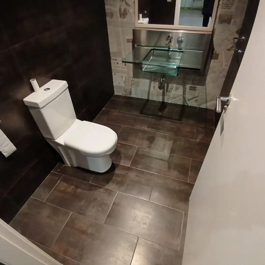 Baño de Local en venta en Zaragoza con Aire acondicionado y Calefacción