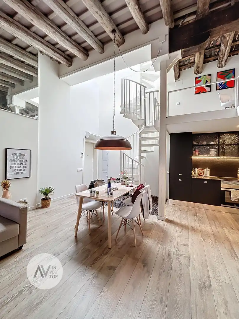 Esszimmer von Dachboden zum Verkauf in Barcelona mit Klimaanlage, Heizung und Terrasse