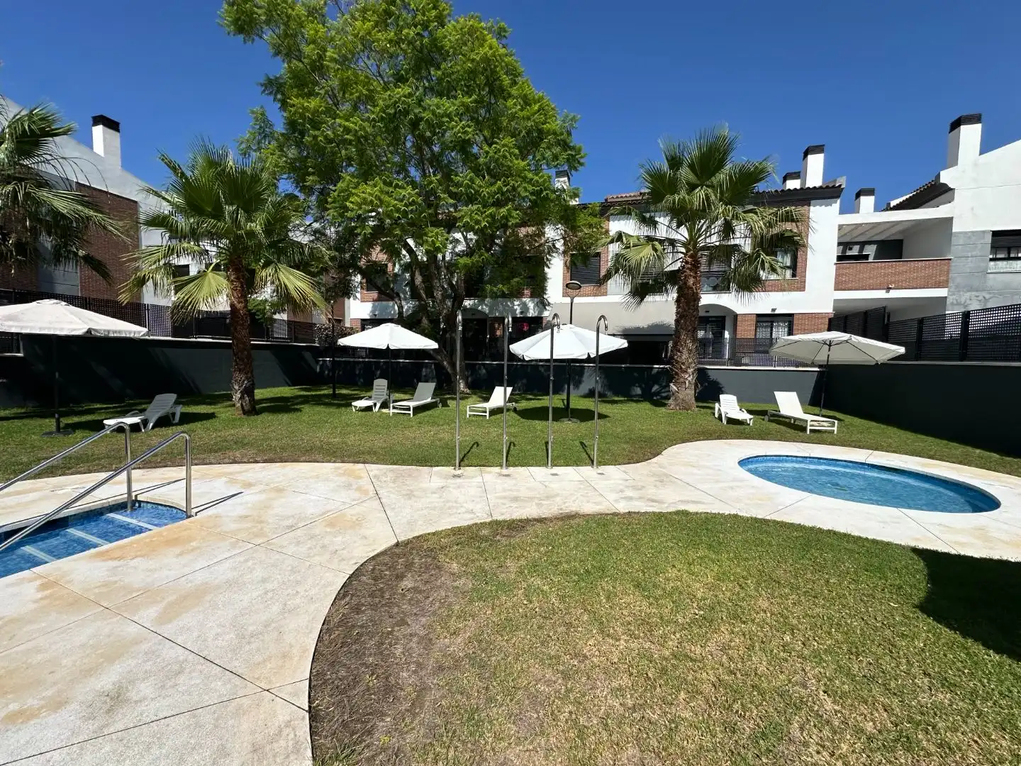Adossat amb piscina en venda a Ernesto Kusche 1, imagen 37