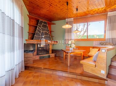 House with balcony for sale in Sentmenat