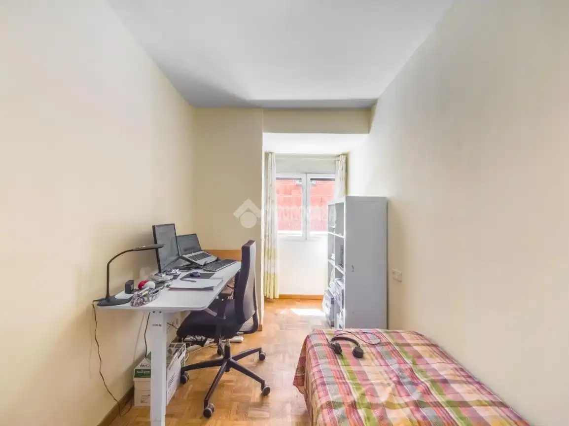 Habitación de Piso en venta en Madrid con Calefacción y Parquet