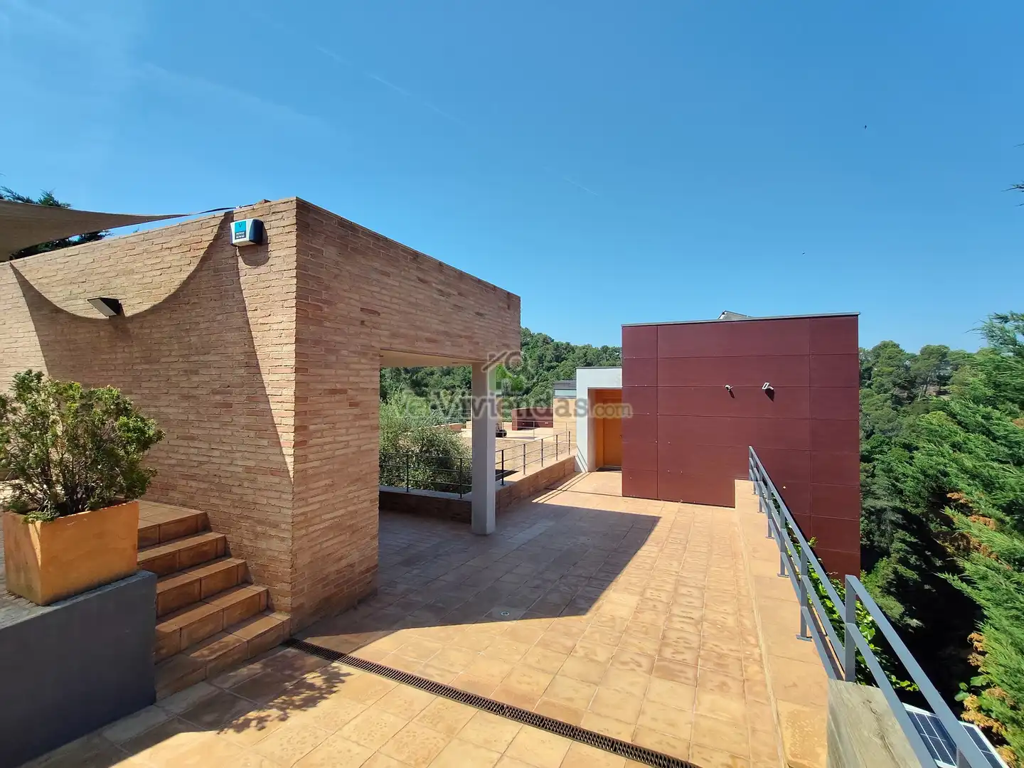 Vista exterior de Casa o xalet en venda en Sant Cugat del Vallès amb Aire condicionat, Calefacció i Jardí privat