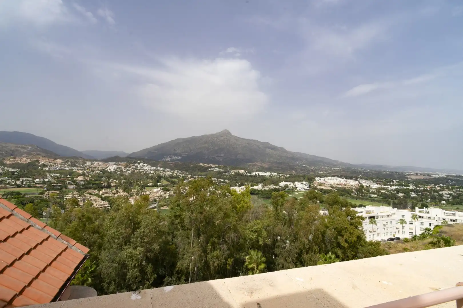Penthouse with terrace for sale in Nueva Andalucía, imagen 4