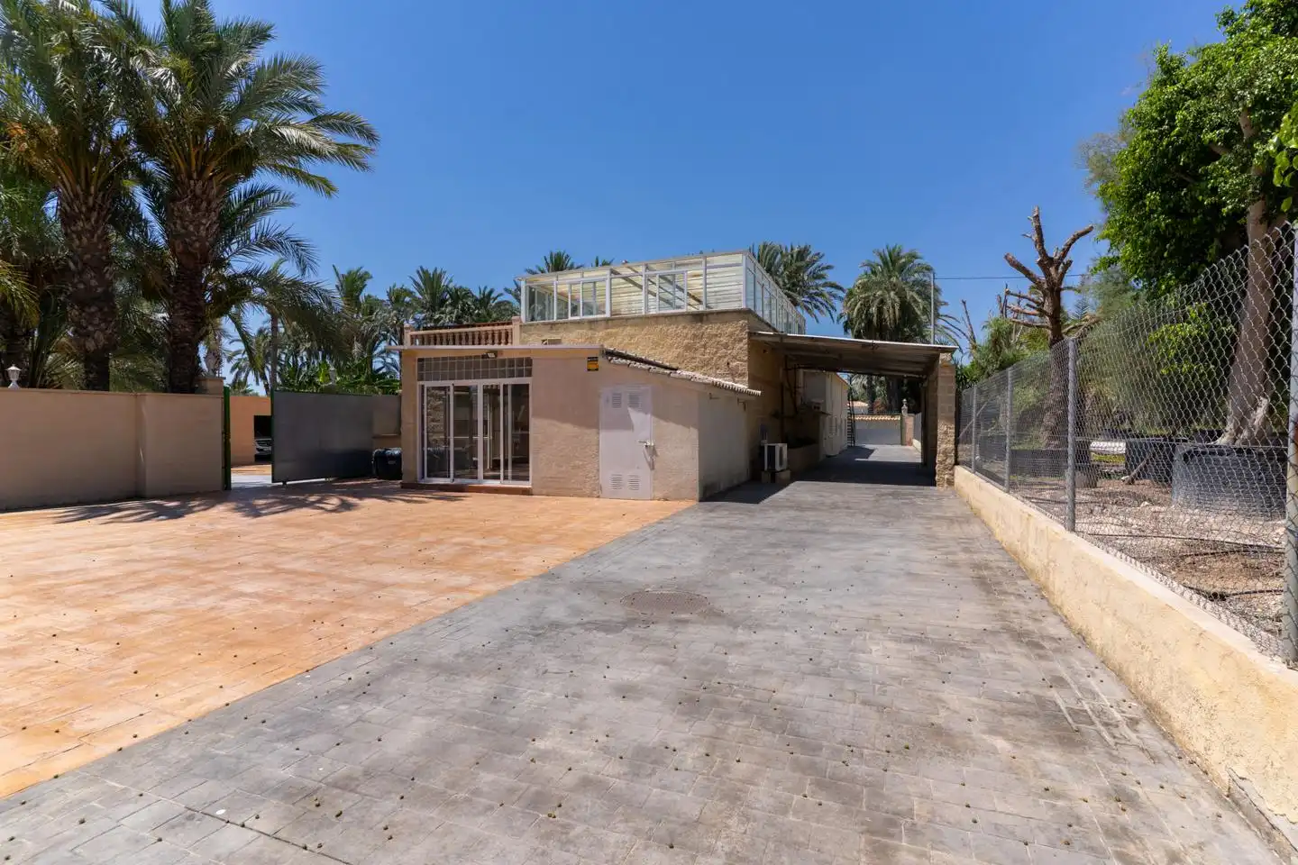 Exterior view of Houses for sale in Elche / Elx  with Air Conditioner, Private garden and Terrace