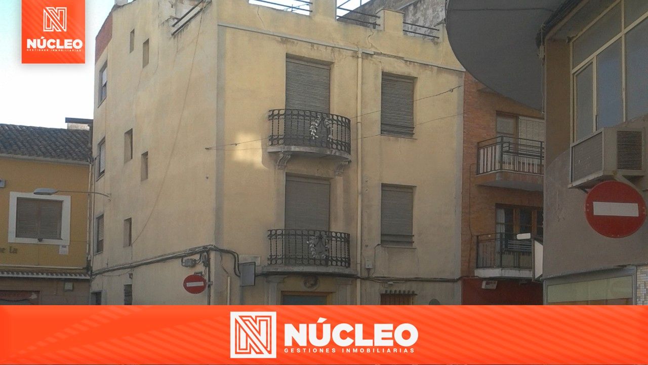 Vista exterior de Edifici en venda en Villena
