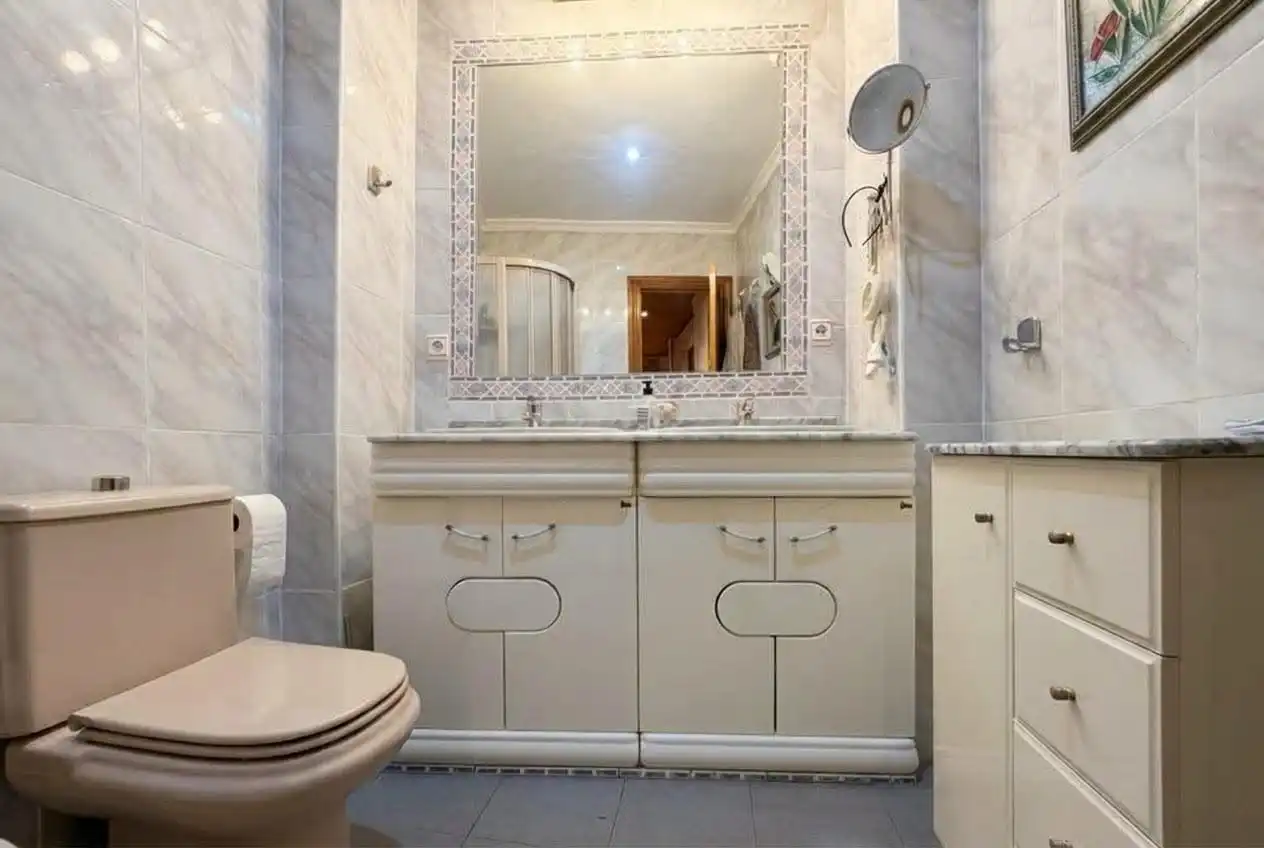 Bathroom of Flat for sale in Villa de Vallecas