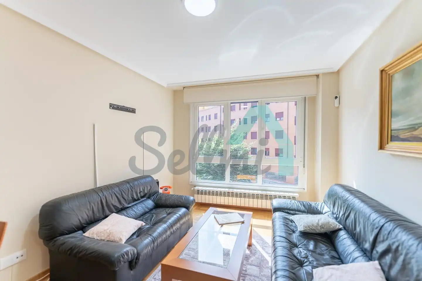 Living room of Flat for rent in Oviedo   with Heating, Parquet flooring and Storage room