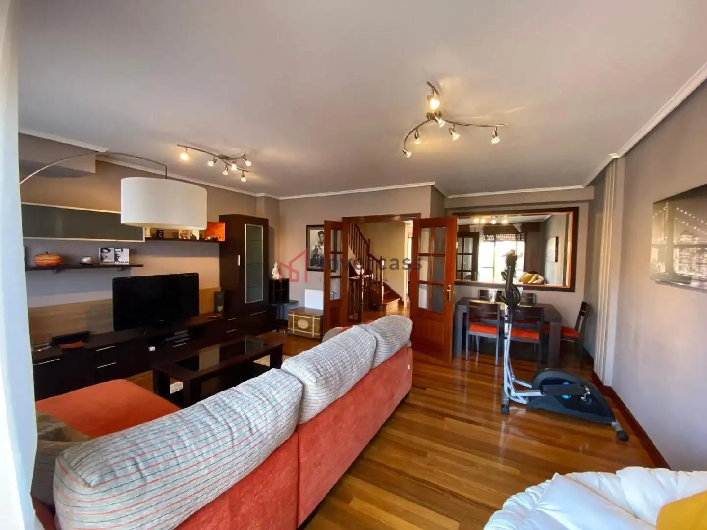 Sala de estar de Casa adosada en venta en Castro-Urdiales